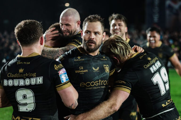 Sezer repays his debt to Cartwright in Hull