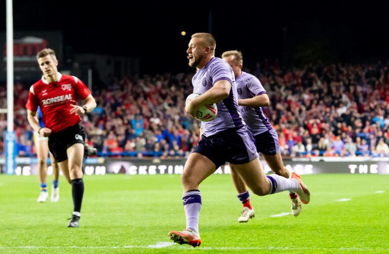 Leeds Rhinos 14 Hull KR 20: Lewis ‘stepping stone’ keeps Robins flying high