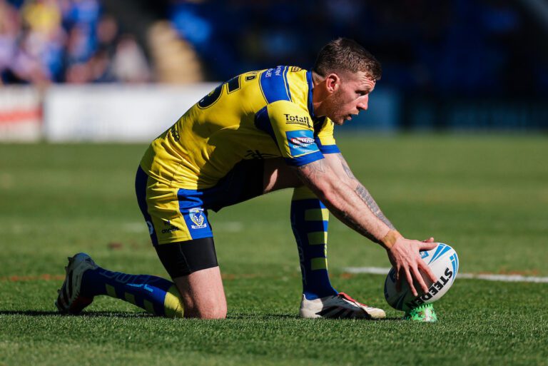 Picture by Alex Whitehead/SWpix.com - 06/04/2025 - Rugby League - Betfred Challenge Cup Quarter Final - Warrington Wolves vs St Helens - Halliwell Jones Stadium, Warrington, England - Marc Sneyd of Warrington prepares to kick for goal.