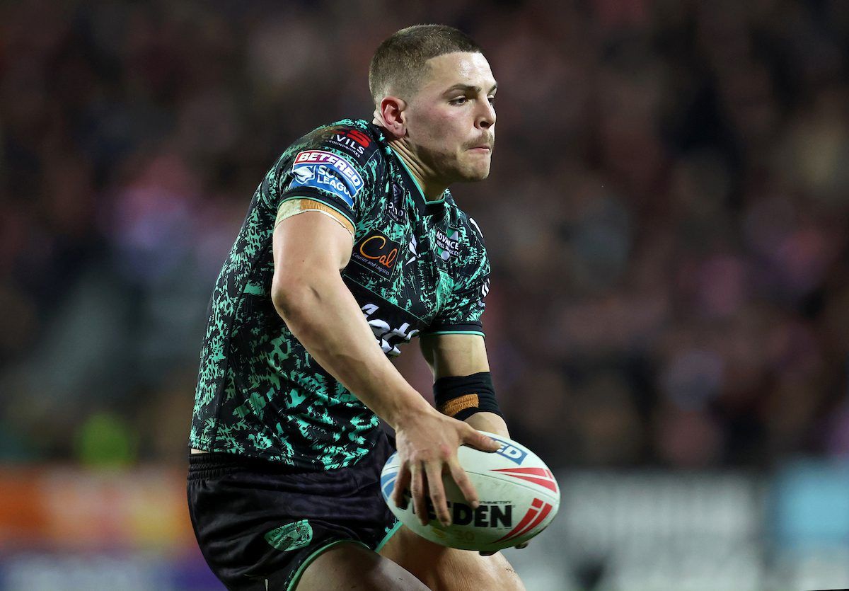 Leigh's Bailey Hodgson fears season-ending knee injury