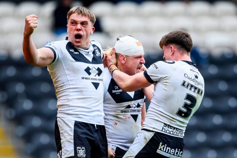 Picture by Allan McKenzie/SWpix.com - 22/03/2026 - Rugby League - Betfred Super League Round 5 - Hull FC v Leeds Rhinos - MKM Stadium, Kingston upon Hull, England - Hull FC's Harvie Hill, Brad Fash and Davy LItten celebrate victory over Leeds.