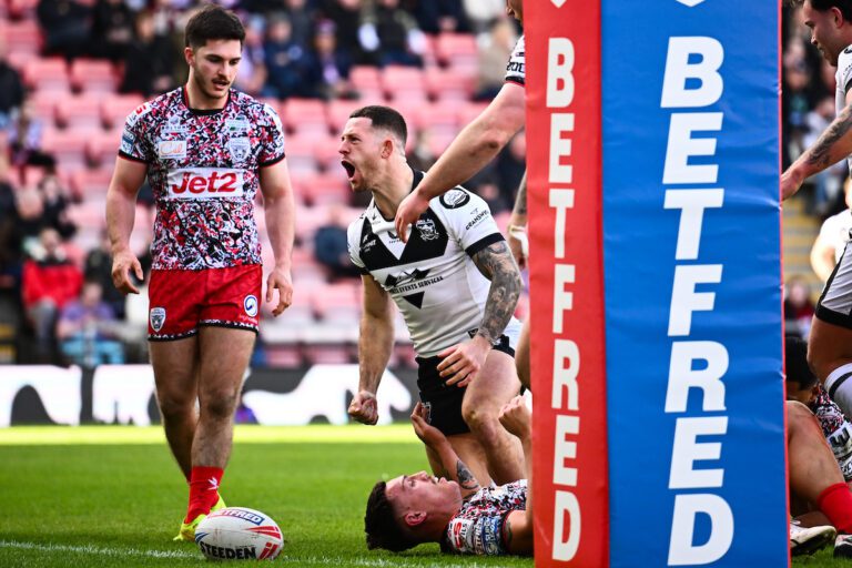 Leigh 16 Hull FC 6: Leopards progress after tough battle