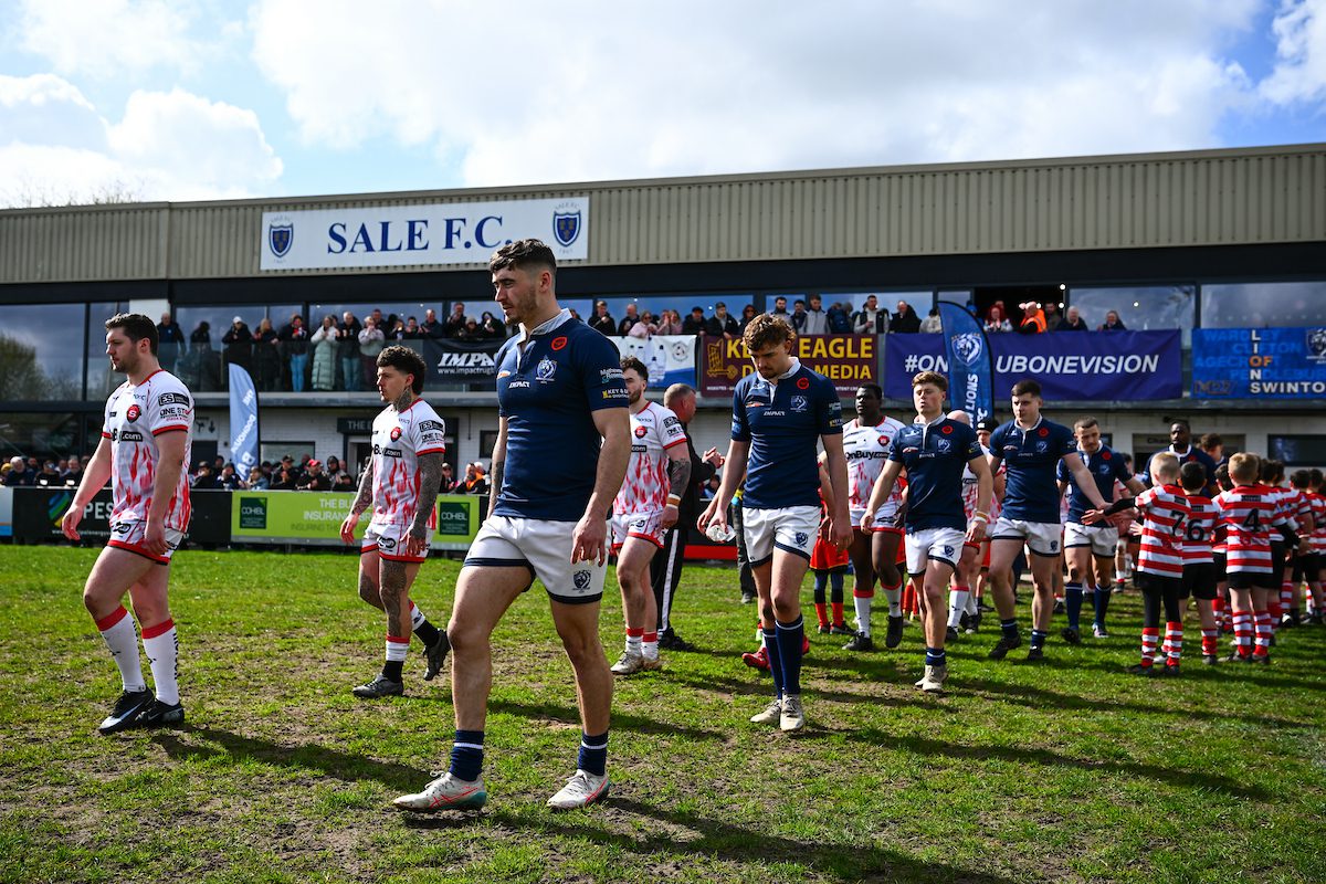 Swinton swoop to sign pair