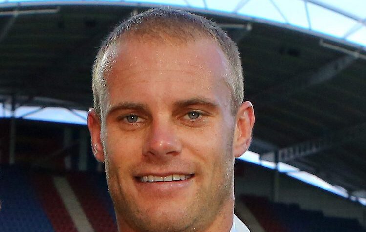Holdsworth a contender for Huddersfield job