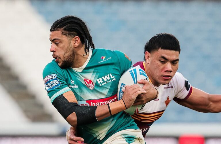 Huddersfield 18 St Helens 26: Saints at the top of Super League