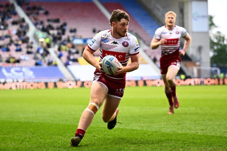 Picture by Olly Hassell/SWpix.com - 15/05/2026 - Rugby League - Betfred Super League Round 11 - Wigan Warriors v Leeds Rhinos - The Brick Community Stadium, Wigan, England - Jack Farrimond of Wigan scoring a try