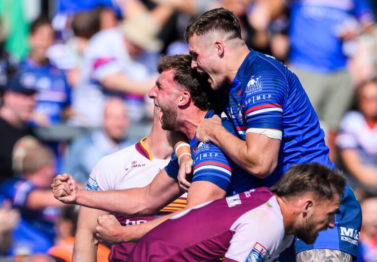 Wakefield 29 Huddersfield 23: Rourke breaks Giants hearts