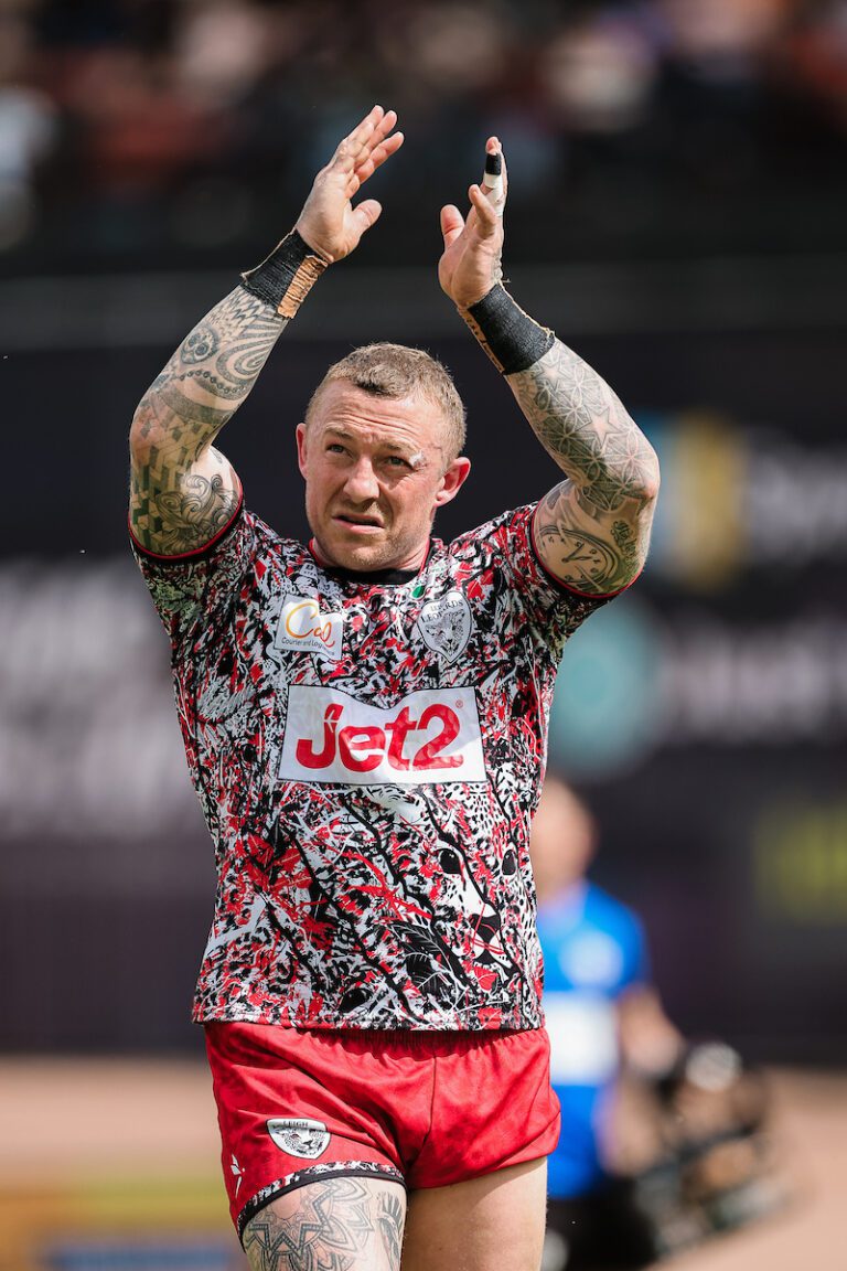 Bradford 12 Leigh 38: Charnley breaks Super League tryscoring record