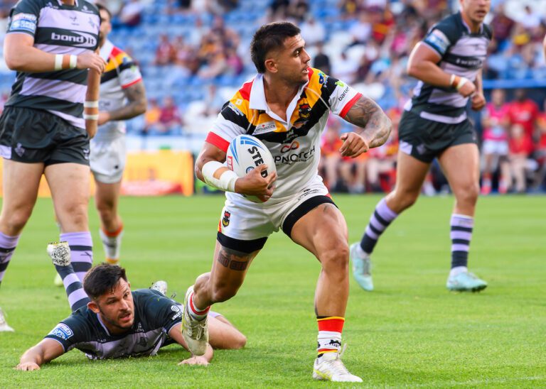 Huddersfield 14 Bradford 30: One Giant hand on the wooden spoon